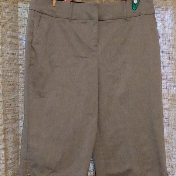 Lane Bryant Plus Size Crop Pants - Picture 1 of 2